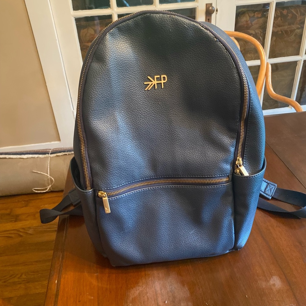 Freshly Picked Classic City Pack Navy. GUC
